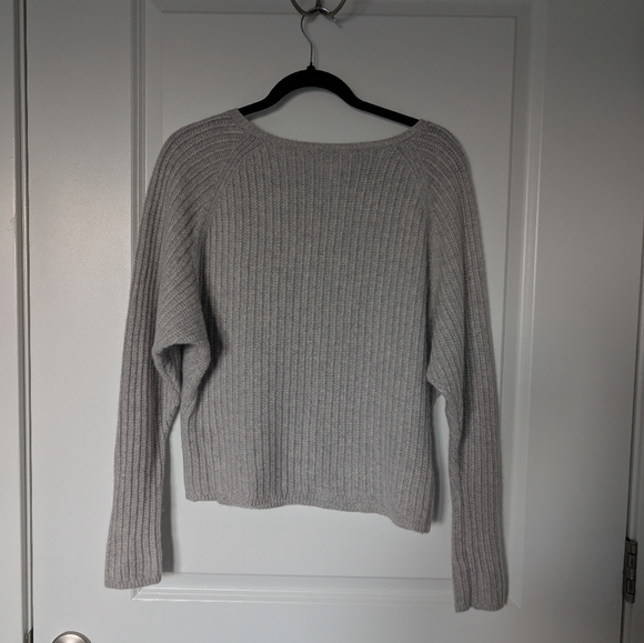 Nordstrom Signature 100% Cashmere Grey Ribbed Dolman Sweater Size S - Picture 4 of 10